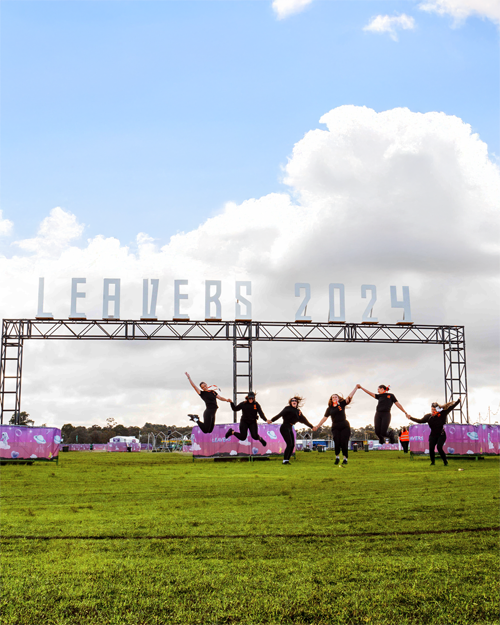Leavers Group Pic - Grass and Sky V1